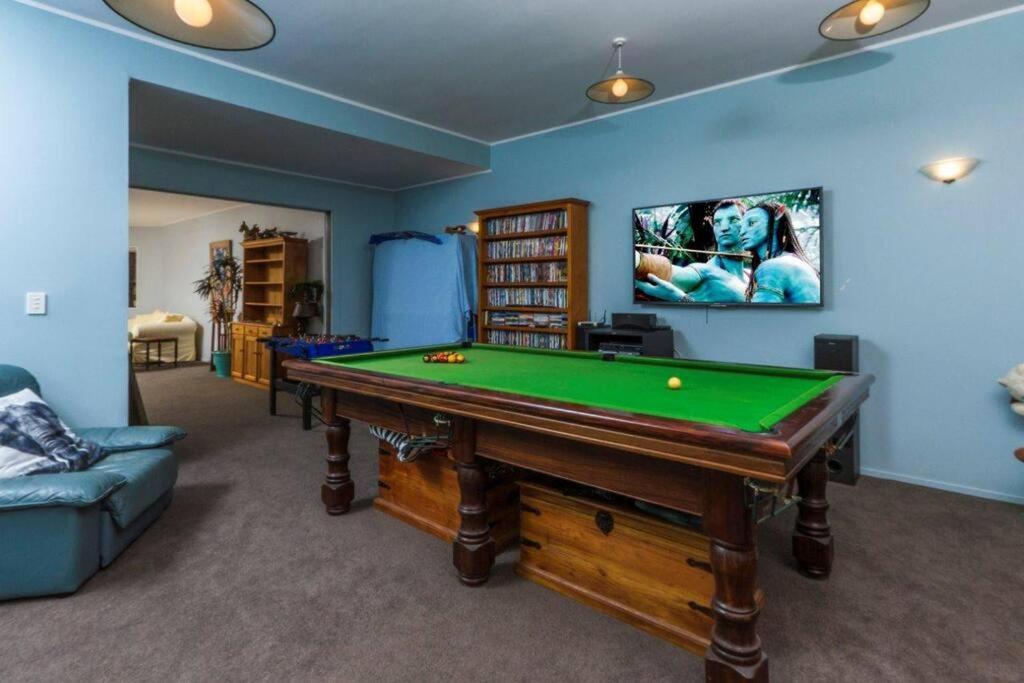 Apartment Beachside Bliss Castor Bay - By The *